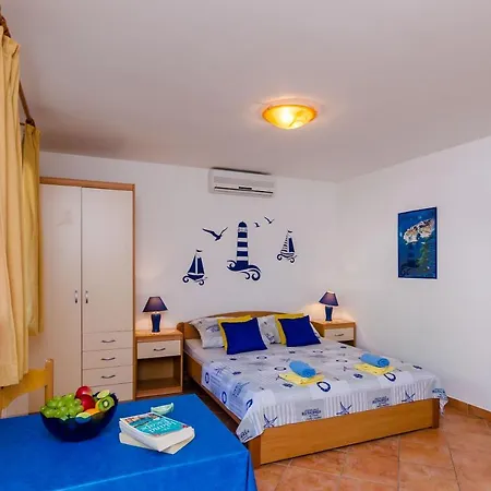 Apartment Small And Friendly Traditional Zaton (Dubrovnik-Neretva)