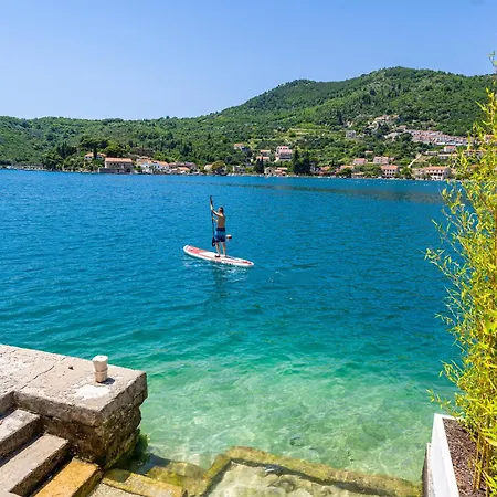 Apartment Small And Friendly Traditional