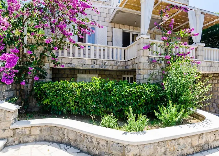 דירה Small And Friendly Traditional זאטון