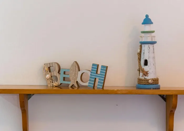 Small And Friendly Traditional דירה