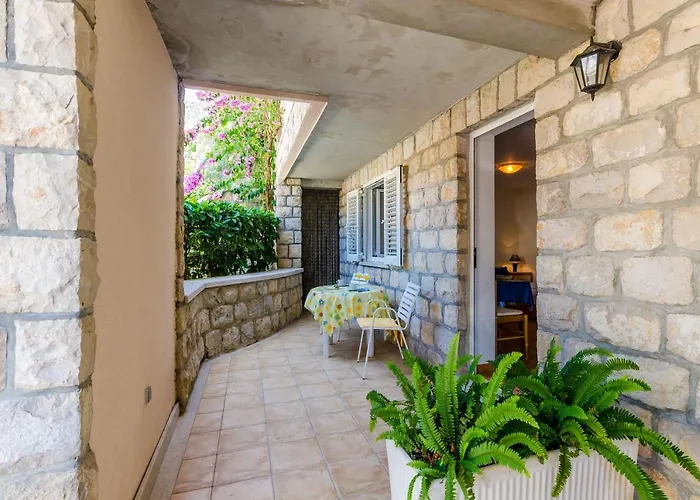 Small And Friendly Traditional * זאטון