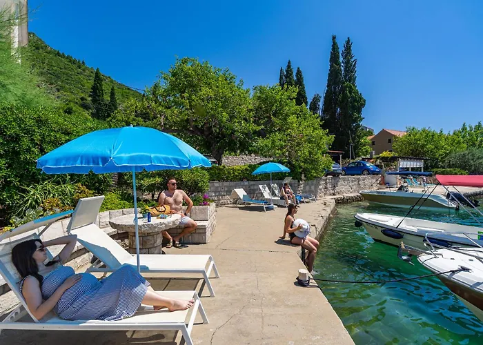 Small And Friendly Traditional זאטון